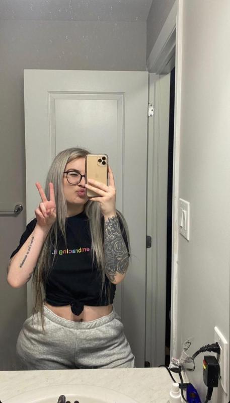 I'm available for hookups 🍆🍑💦