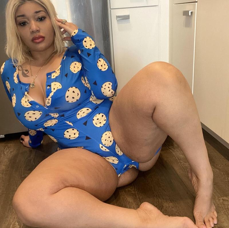 Hello babe let's hook up