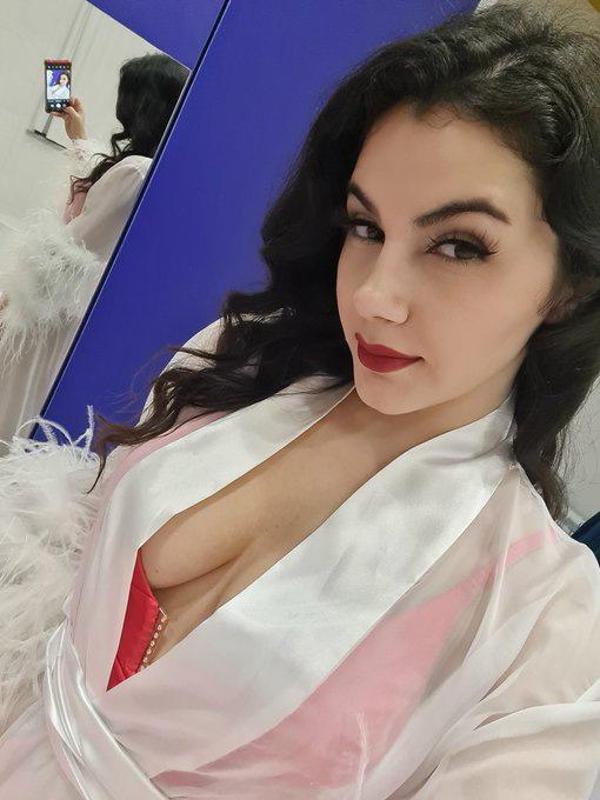 Hot sexy Sandra🍑🍑🍆🍆