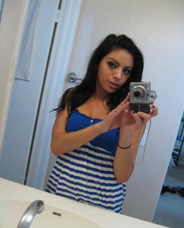 I’m ready and down to fuck with different ..promise you gonna enjoy my service