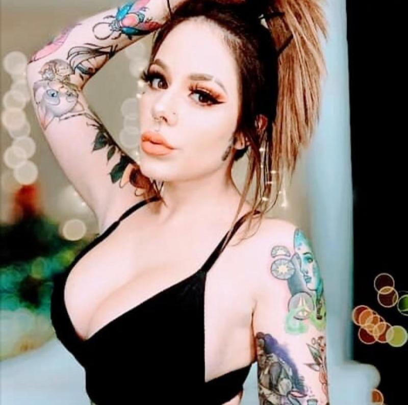 DOWN FOR FUN AND HOOK UP HMU ON SNAP SUSANJANE86