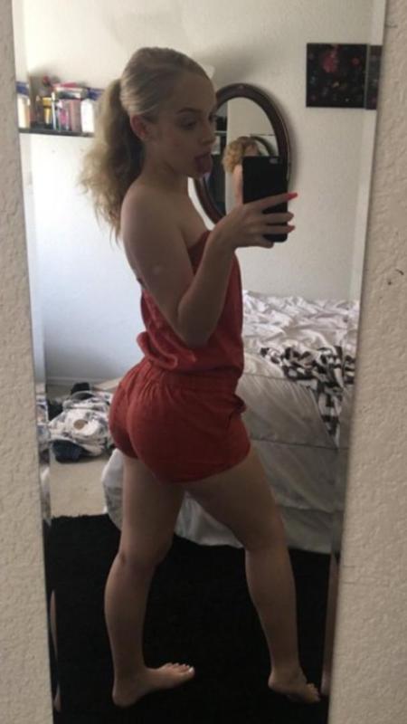 AVAILABLE FOR A HOT FUCK JUST HIT ME UP LET’S SET UP A TIME