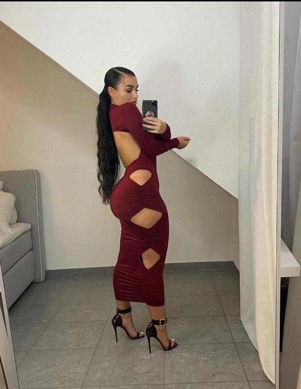 The Freaking Hot sexy and horny girl is available for you